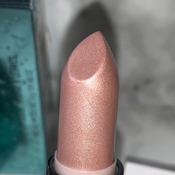 LNIB PET ME PLEASE Frost Lipstick MAC - Picture 5 of 16